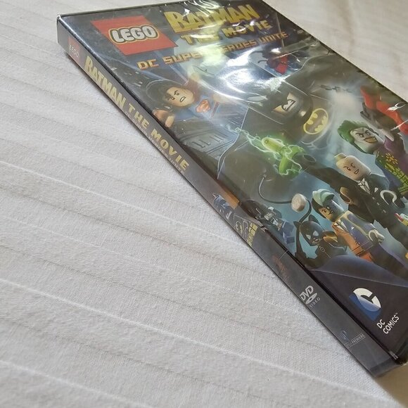 LEGO Batman The Movie: DC Super Heroes Unite DVD - Picture 5 of 7